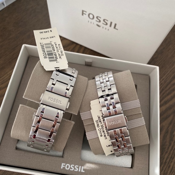 Fossil Couple Watches Gift Set - Picture 4 of 8
